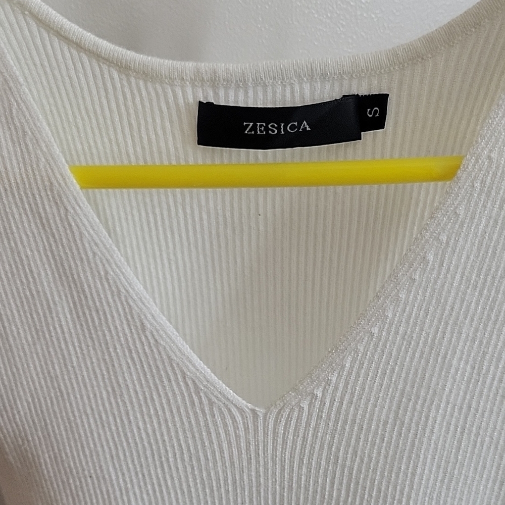Women's White Ribbed Tank Top - Picture 3 of 4